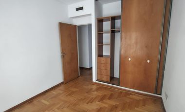 Alquiler departamento 4 ambientes con cochera en Caballito