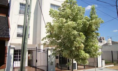 Departamento en Alquiler 2 Amb. c/ patio y Cochera - Ramos Mejia