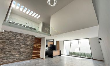 Espectacular casa en RENTA en Vistas Altozano