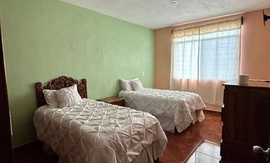 Casa en RENTA totalmente amueblada