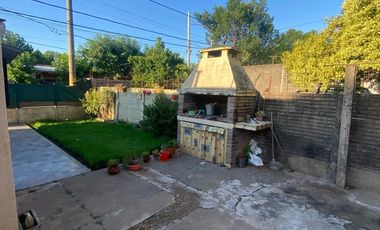 Venta casa de 3 dormitorios en Pérez