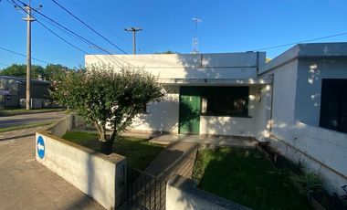 Venta casa de 3 dormitorios en Pérez