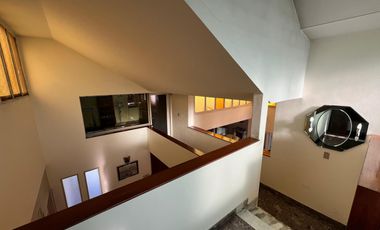 Casa de cinco ambientes con piscina a la venta en Wilde