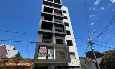 Departamento de dos ambientes amplio a la venta en el Centro de Wilde