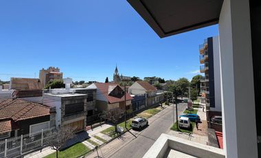 Departamento de dos ambientes amplio a la venta en el Centro de Wilde