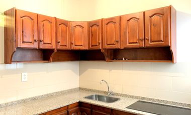 Oficina 4 amb primer piso por escalera en plena zona comercial de Alvear Martinez. Muy luminoso!