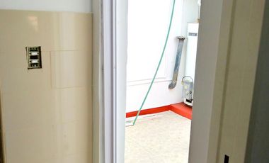 Oficina 4 amb primer piso por escalera en plena zona comercial de Alvear Martinez. Muy luminoso!