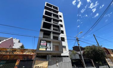 Departamento de dos ambientes amplio a la venta en el Centro de Wilde