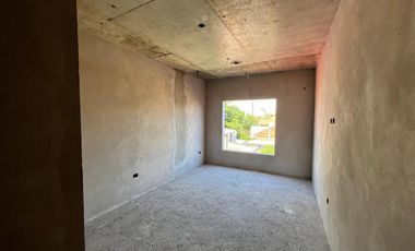 Departamento de dos ambientes amplio a la venta en el Centro de Wilde