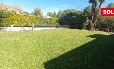 Casa  venta, lote central, Barrio el Portillo