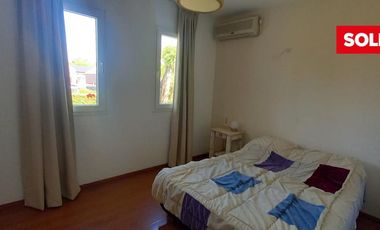 Casa  venta, lote central, Barrio el Portillo