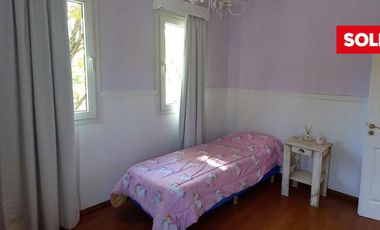 Casa  venta, lote central, Barrio el Portillo