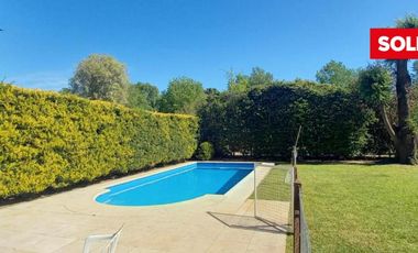 Casa  venta, lote central, Barrio el Portillo