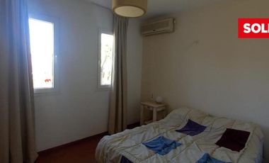 Casa  venta, lote central, Barrio el Portillo