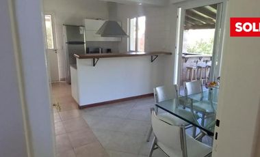 Casa  venta, lote central, Barrio el Portillo