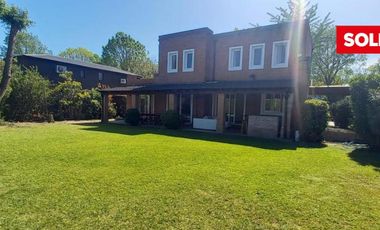 Casa  venta, lote central, Barrio el Portillo