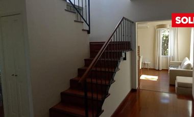 Casa  venta, lote central, Barrio el Portillo