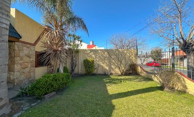 Casa en venta en Lanús Oeste 4 ambientes