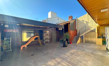 Casa en venta en Lanús Oeste 4 ambientes