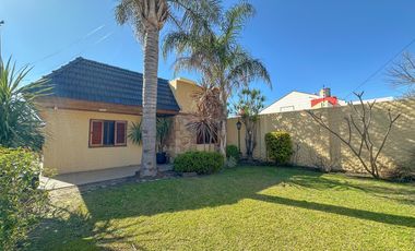 Casa en venta en Lanús Oeste 4 ambientes