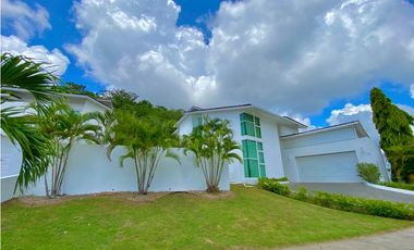 ALTOS DE PANAMA / HORIZONTES II / 755m2 / 4 HABITACIONES / YG