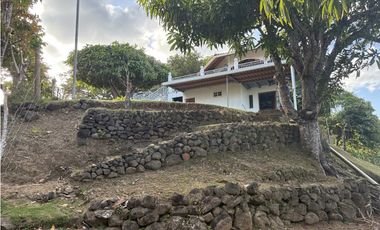 EL COPECITO / SAN CARLOS / 3277 M / BOHIO / 1 HABITACION / BBQ / AG