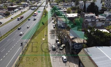 Galpon sobre Panamericana - Belen De Escobar.