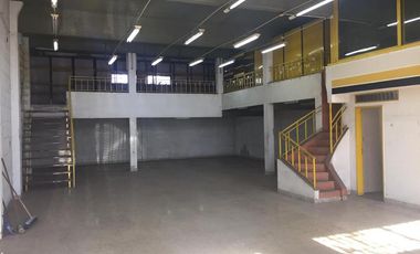 Local en venta con entrepiso para deposito u oficinas en Temperley Este
