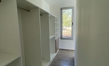 VENTA CASA 4 AMBIENTES MIRALAGOS II