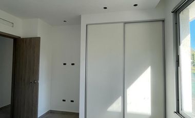 VENTA CASA 4 AMBIENTES MIRALAGOS II