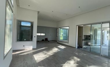 VENTA CASA 4 AMBIENTES MIRALAGOS II