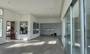 VENTA CASA 4 AMBIENTES MIRALAGOS II