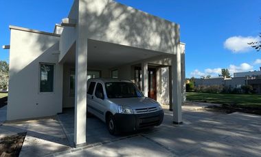 VENTA CASA 4 AMBIENTES MIRALAGOS II