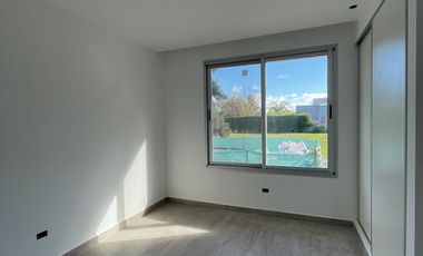 VENTA CASA 4 AMBIENTES MIRALAGOS II