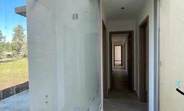 VENTA CASA 4 AMBIENTES MIRALAGOS II