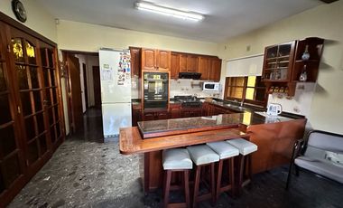 Casa en  zona residencial de Lujan