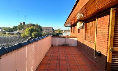 Casa en  zona residencial de Lujan