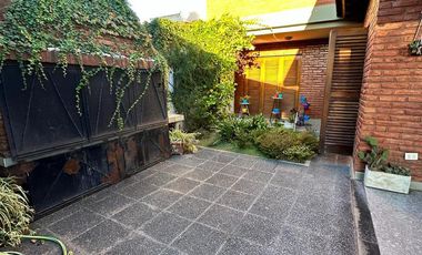 Casa en  zona residencial de Lujan