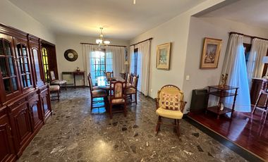 Casa en  zona residencial de Lujan