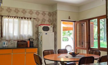 Residencia 5 ambientes sobre parcela de 1600 m² en la mejor zona del Bosque de Peralta Ramos