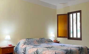 Residencia 5 ambientes sobre parcela de 1600 m² en la mejor zona del Bosque de Peralta Ramos