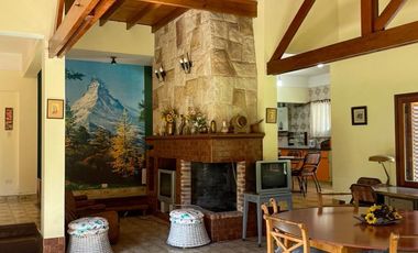 Residencia 5 ambientes sobre parcela de 1600 m² en la mejor zona del Bosque de Peralta Ramos