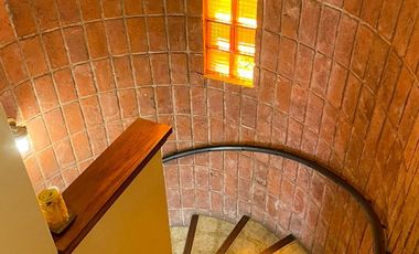 Residencia 5 ambientes sobre parcela de 1600 m² en la mejor zona del Bosque de Peralta Ramos