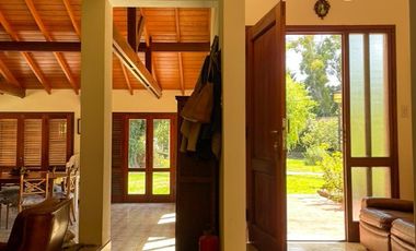 Residencia 5 ambientes sobre parcela de 1600 m² en la mejor zona del Bosque de Peralta Ramos