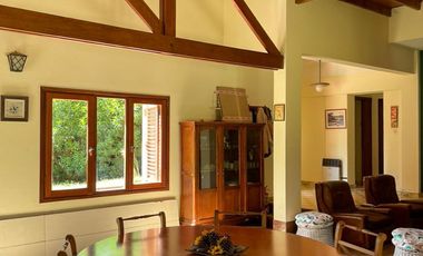 Residencia 5 ambientes sobre parcela de 1600 m² en la mejor zona del Bosque de Peralta Ramos