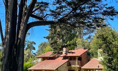 Residencia 5 ambientes sobre parcela de 1600 m² en la mejor zona del Bosque de Peralta Ramos