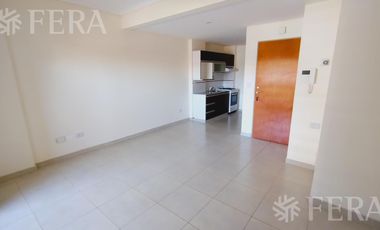 Alquiler de monoambiente con balcón en Sarandi