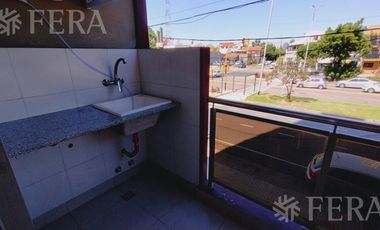 Alquiler de monoambiente con balcón en Sarandi