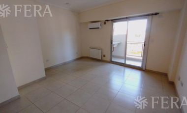 Alquiler de monoambiente con balcón en Sarandi