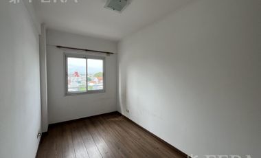 Venta departamento 3 ambientes con balcón en Wilde